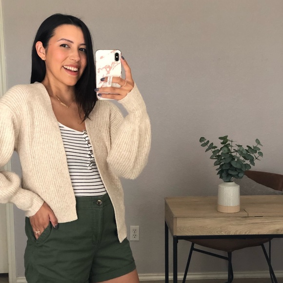 Meet your Posher, EmmaDee - Picture 2 of 2